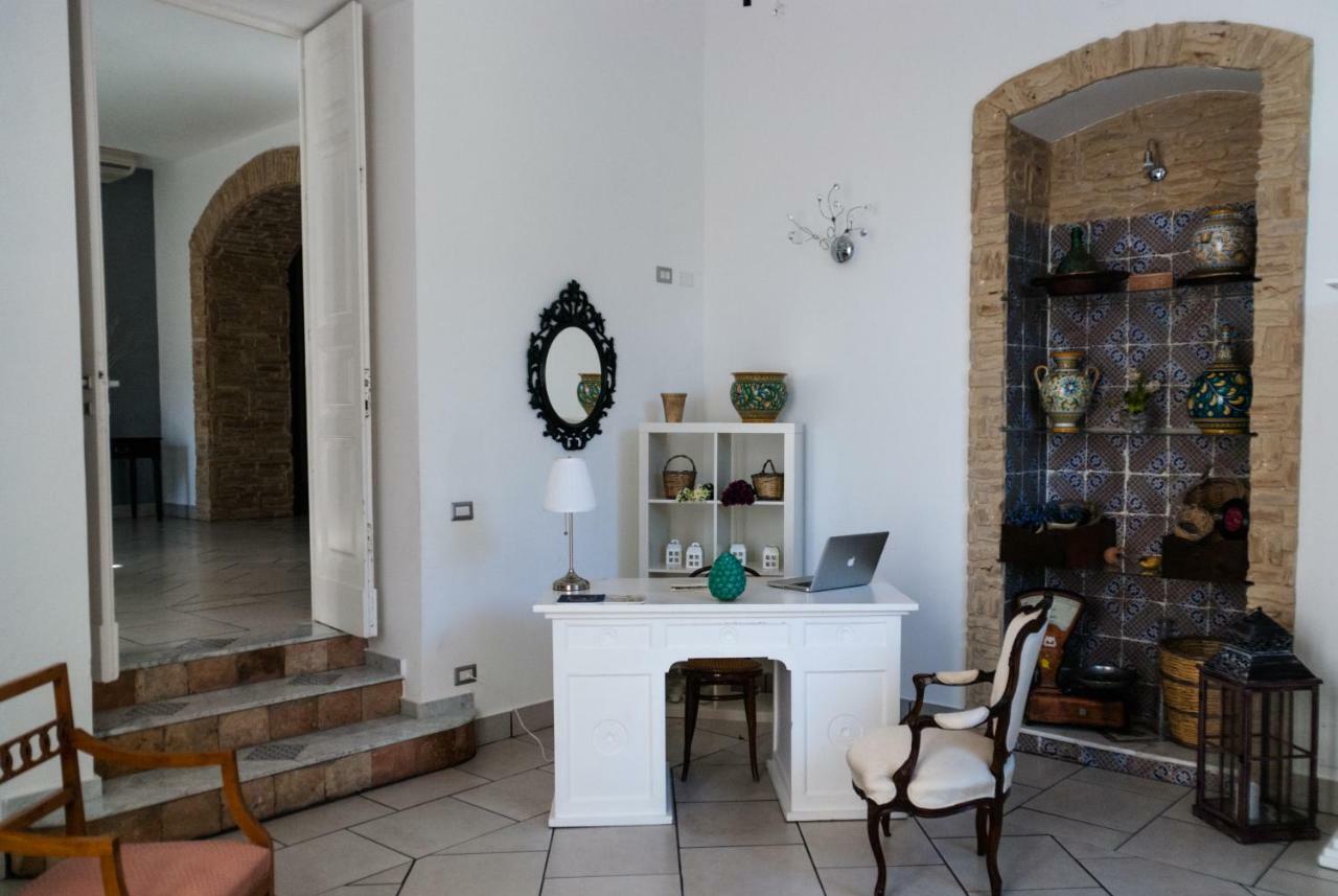 Villa Jacona Калтаджироне Екстериор снимка